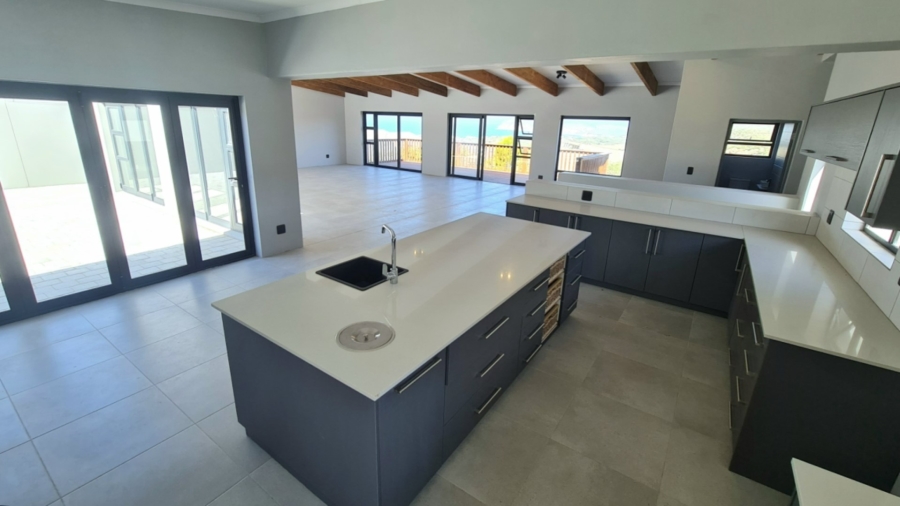 4 Bedroom Property for Sale in Whale Rock Western Cape